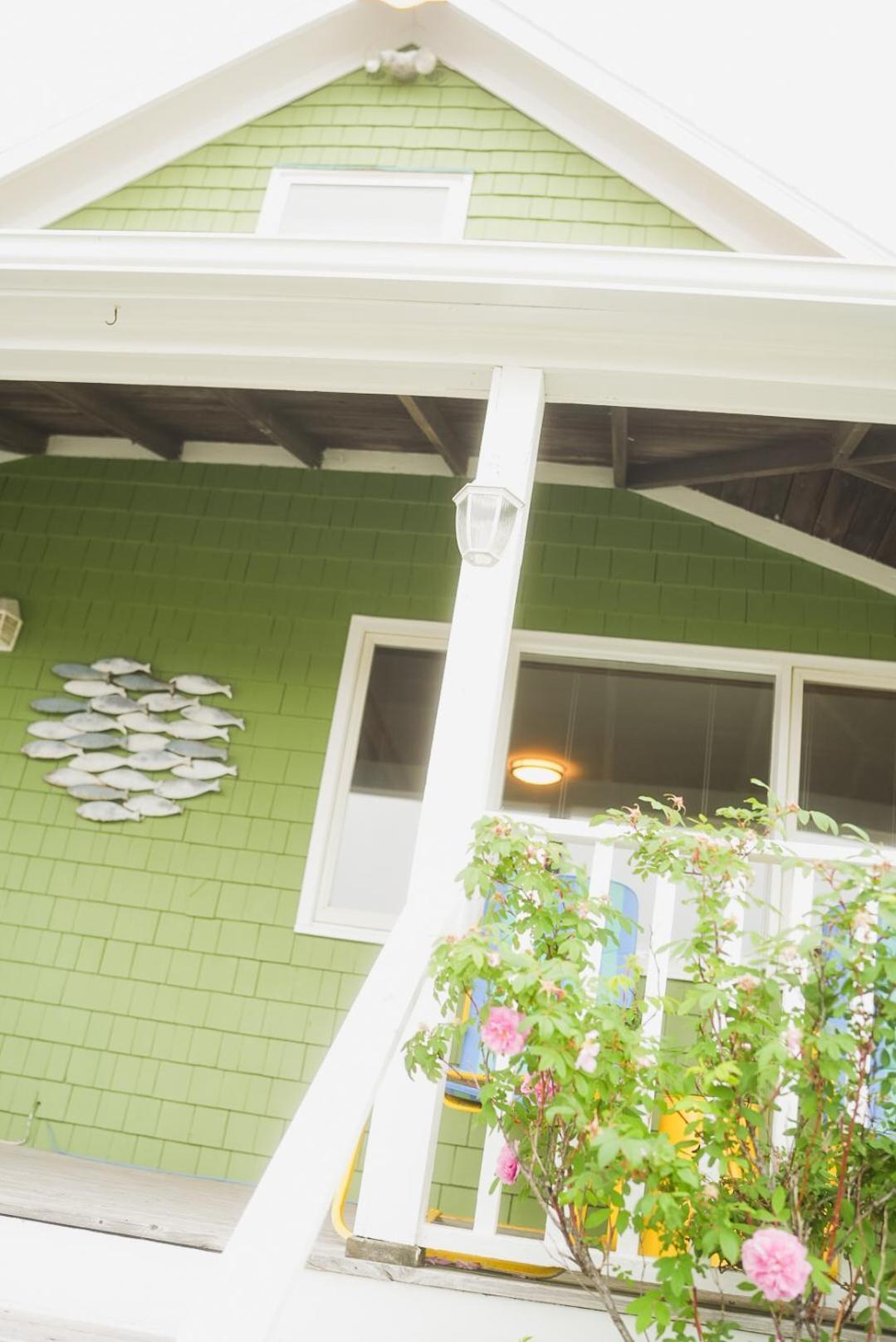 The Water'S Edge Inn & Gallery Baddeck Exterior photo
